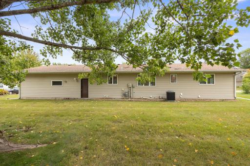 318 Stoney Point Road SW, Hutchinson, MN 55350