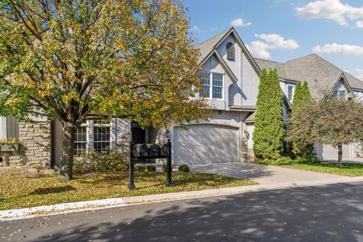 189 Stonebridge Court, Mendota Heights, MN 55118