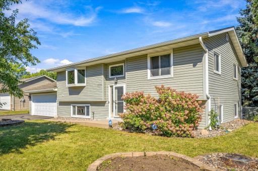 1721 Deerwood Drive, Eagan, MN 55122