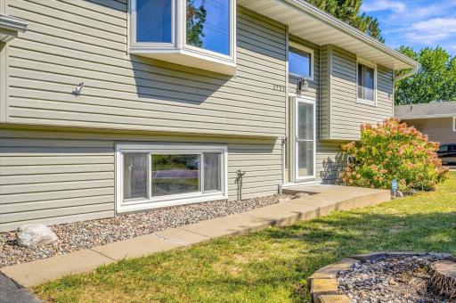 1721 Deerwood Drive, Eagan, MN 55122