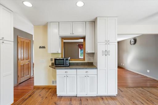 1721 Deerwood Drive, Eagan, MN 55122