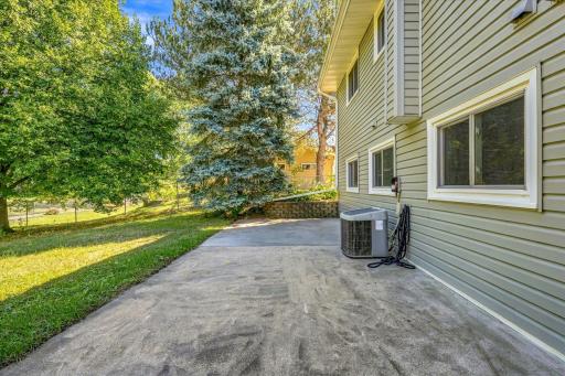 1721 Deerwood Drive, Eagan, MN 55122