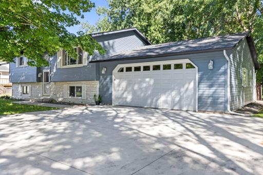 Super large, newer cement driveway and sidewalk