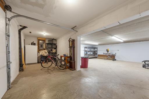 52 tuck under garage.jpg