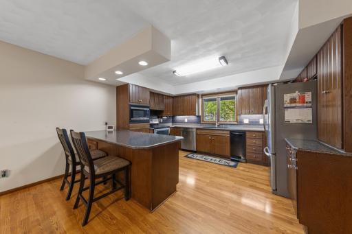 21 kitchen.jpg