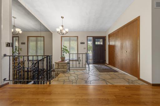 12 entry_foyer.jpg