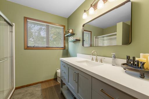 37 main bathroom.jpg