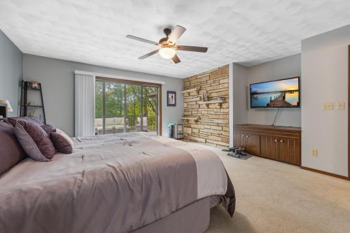 36 main bedroom.jpg