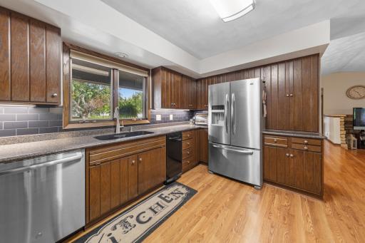 25 kitchen.jpg