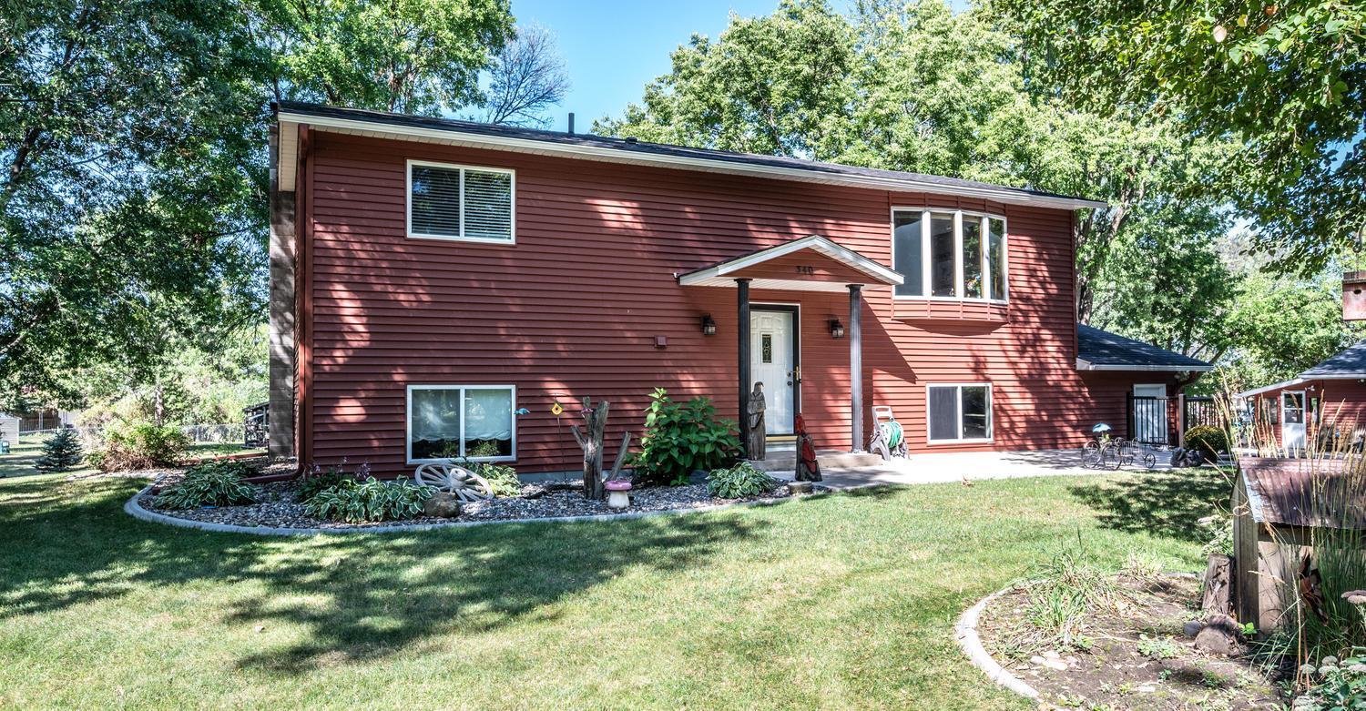 Siding new in 2014, Roof in 2017