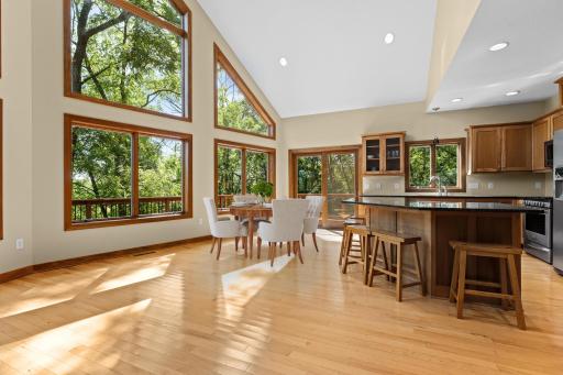 Dining area - virtual staging