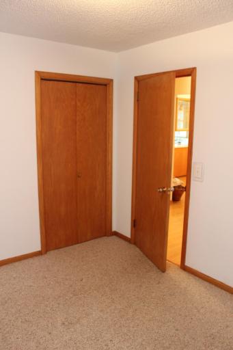 215 1st Avenue SE, Melrose, MN 56352