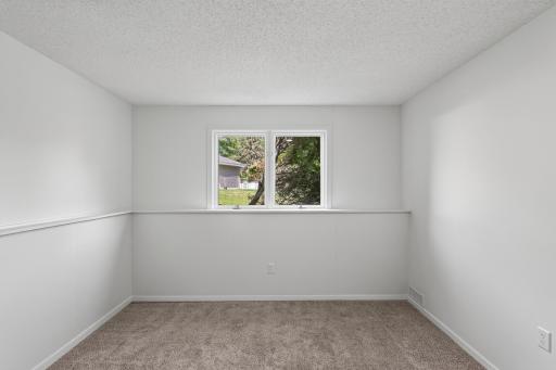17550 Illinois Court, Lakeville, MN 55044