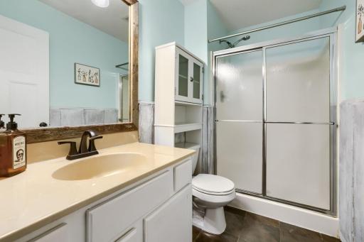 615 NE elm st - Web Quality - 022 - 22 Bathroom.jpg