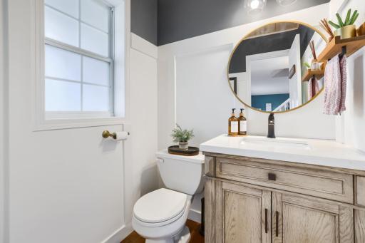 615 NE elm st - Web Quality - 024 - 24 Bathroom.jpg