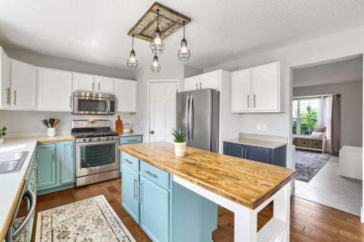 615 NE elm st - Web Quality - 006 - 06 Kitchen.jpg