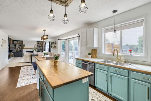 615 NE elm st - Web Quality - 008 - 08 Kitchen.jpg
