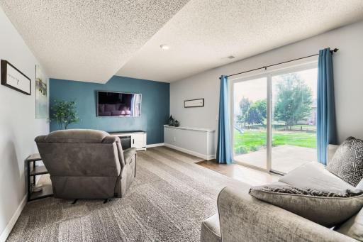615 NE elm st - Web Quality - 010 - 10 Family Room.jpg