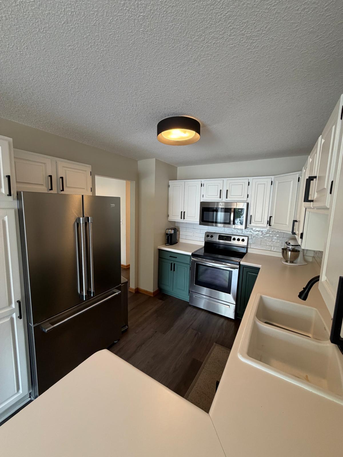 Kitchen2.jpeg