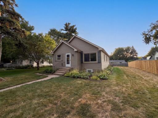 572 11th Avenue NW, New Brighton, MN 55112