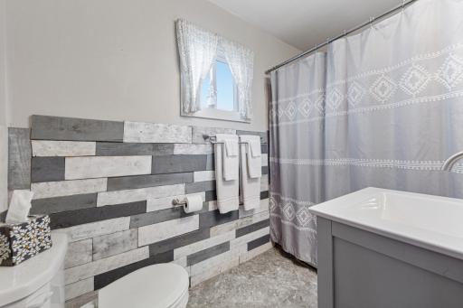 409 S 5th Street, Le Sueur, MN 56058