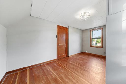409 S 5th Street, Le Sueur, MN 56058