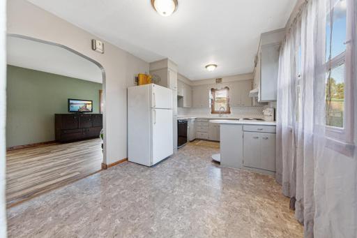 409 S 5th Street, Le Sueur, MN 56058