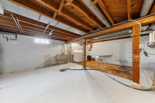 409 S 5th Street, Le Sueur, MN 56058