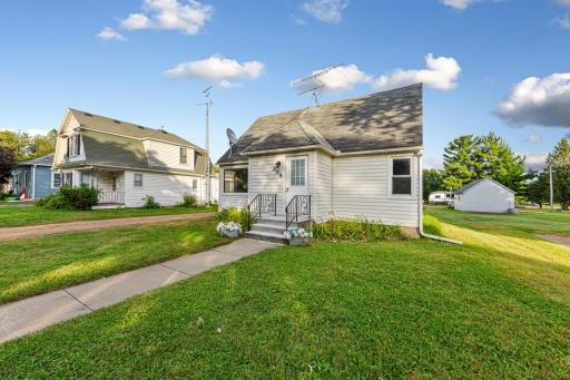 409 S 5th Street, Le Sueur, MN 56058