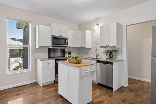 Updated Kitchen with Stainless appliances!