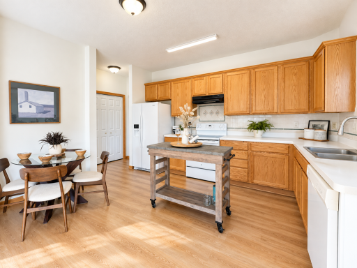 Eat-In Kitchen