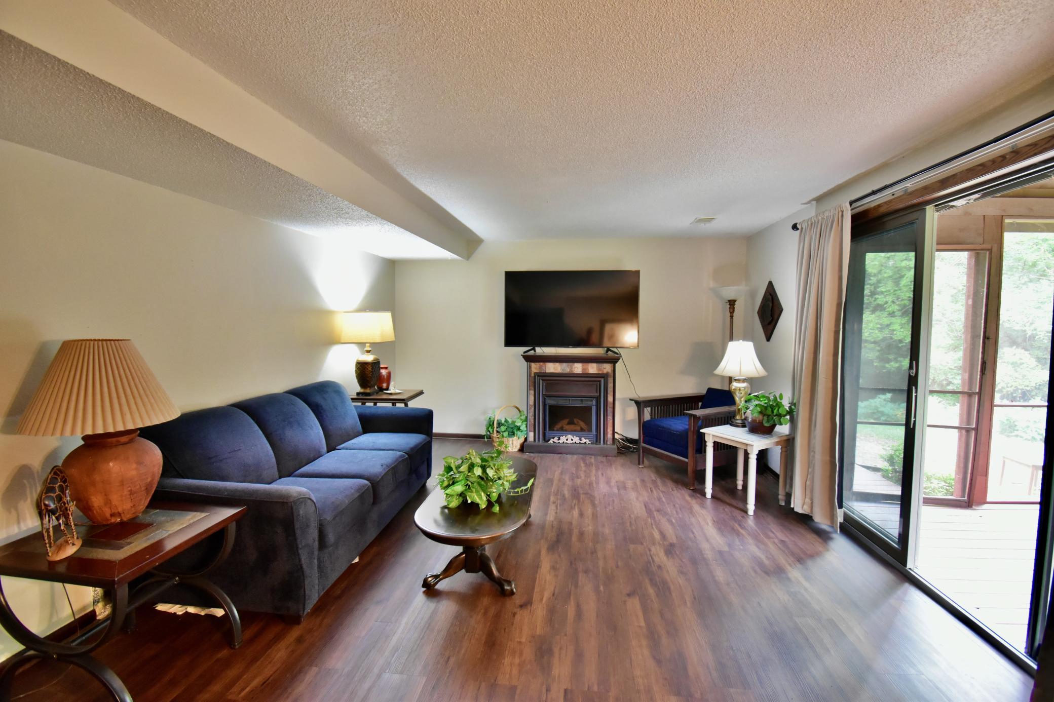 More family room views.