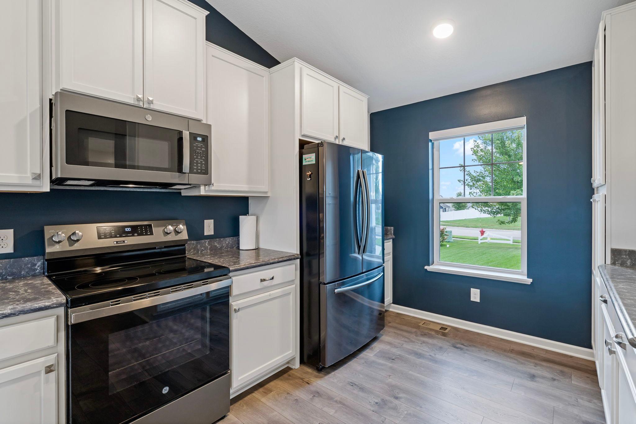 New microwave and electric stove/oven