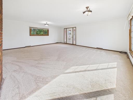 404 5th Street S, Sauk Centre, MN 56378