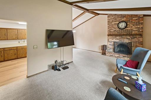 Vaulted main level living w/fireplace