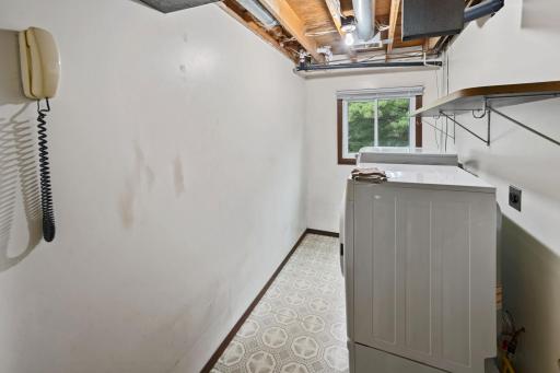 Entry way laundry room