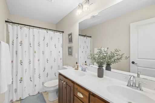 27-web-or-mls-2388_Highover_Trail_Chanhassen_MN_55317_037.jpg