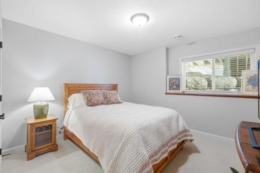 26-web-or-mls-2388_Highover_Trail_Chanhassen_MN_55317_015.jpg