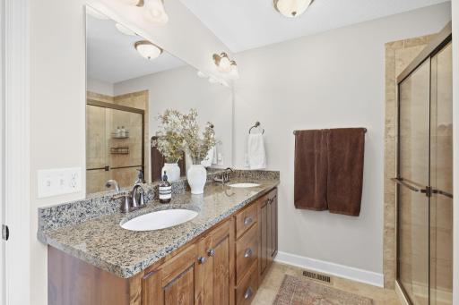 15-web-or-mls-2388_Highover_Trail_Chanhassen_MN_55317_035.jpg