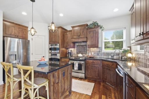 11-web-or-mls-2388_Highover_Trail_Chanhassen_MN_55317_029.jpg