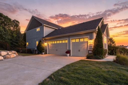 40-web-or-mls-2388_Highover_Trail_Chanhassen_MN_55317_001 - twilight.jpg