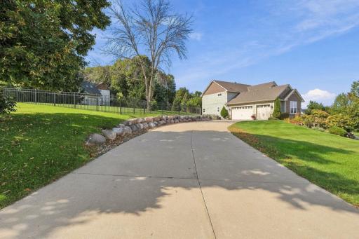 33-web-or-mls-2388_Highover_Trail_Chanhassen_MN_55317_017.jpg