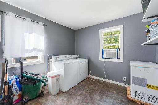 150 W Church Avenue, Nelson, MN 56355