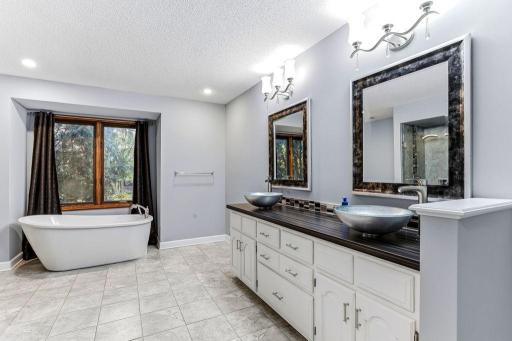 2085 128th Avenue NW, Coon Rapids, MN 55448