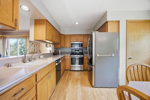 78 Bridgewater Drive, Vadnais Heights, MN 55127