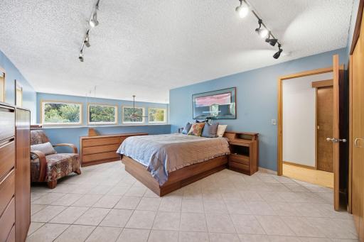 78 Bridgewater Drive, Vadnais Heights, MN 55127