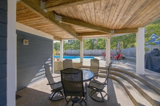78 Bridgewater Drive, Vadnais Heights, MN 55127