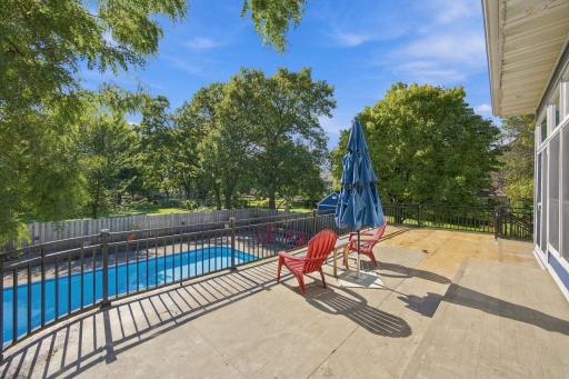 78 Bridgewater Drive, Vadnais Heights, MN 55127