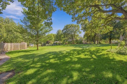 78 Bridgewater Drive, Vadnais Heights, MN 55127