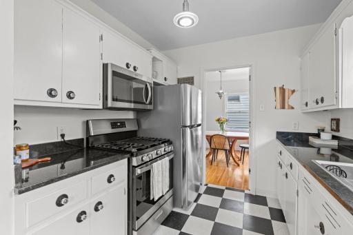812 Nebraska Avenue E, Saint Paul, MN 55106